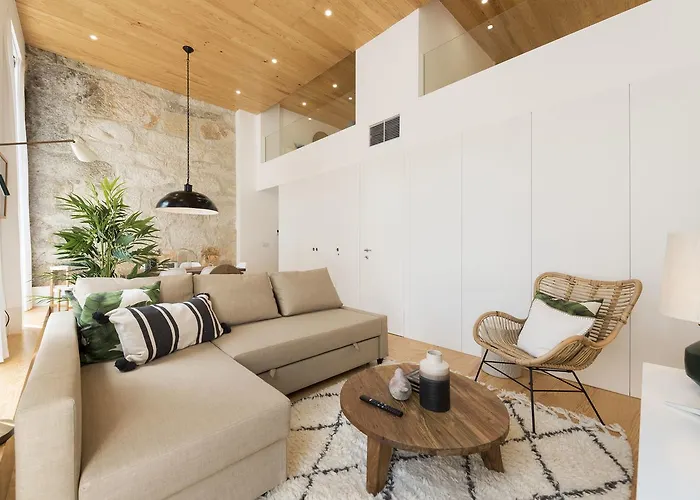 Bmyguest Collection - Downtown Mezzanine *