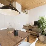 Bmyguest Collection - Downtown Mezzanine Apartment