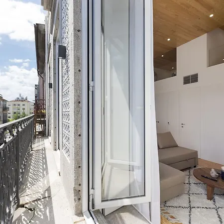 דירה Bmyguest Collection - Downtown Mezzanine Apartment *