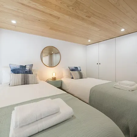 Bmyguest Collection - Downtown Mezzanine Apartment דירה