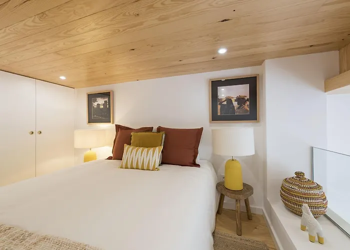 Bmyguest Collection - Downtown Mezzanine *