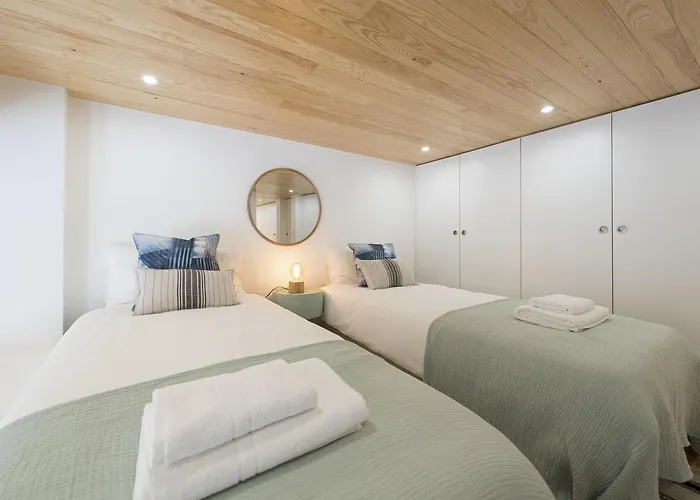 Bmyguest Collection - Downtown Mezzanine Apartment