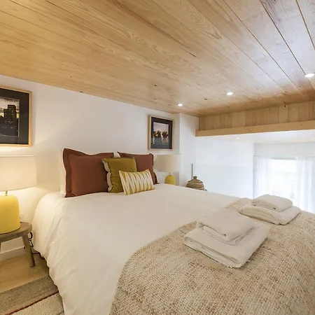 Apartman Bmyguest Collection - Downtown Mezzanine Apartment *