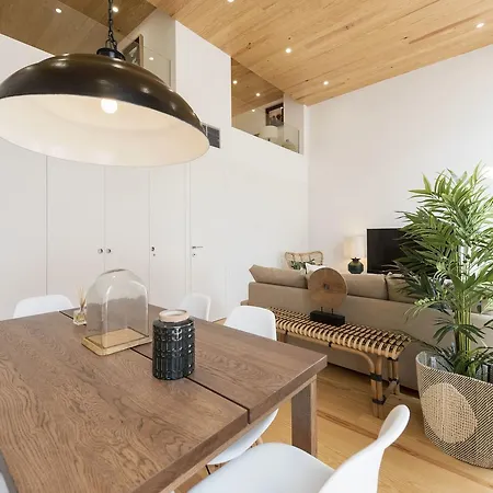 Bmyguest Collection - Downtown Mezzanine Apartment Apartman