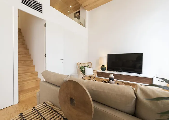 Bmyguest Collection - Downtown Mezzanine *